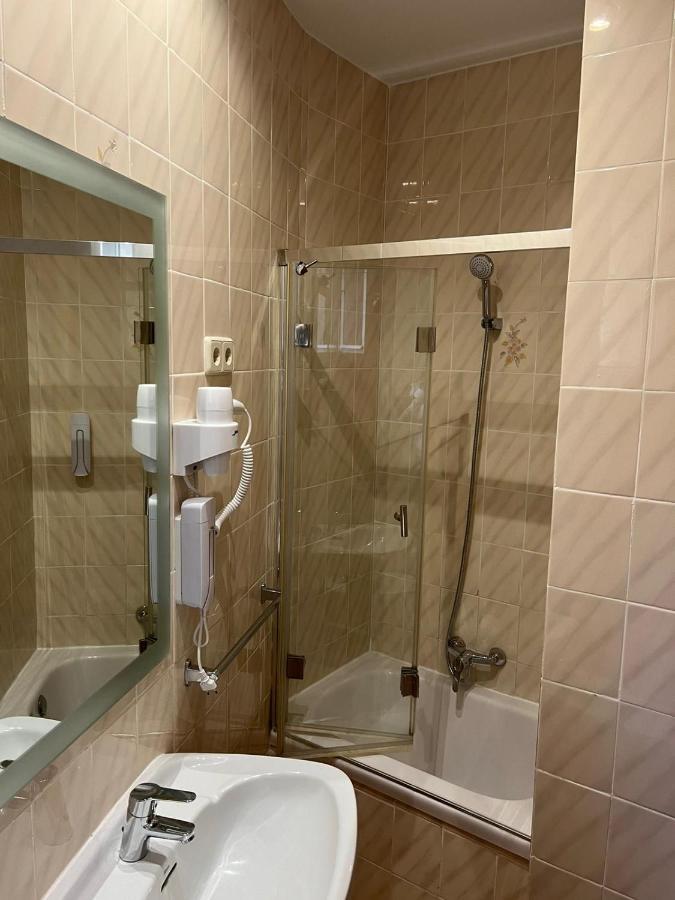 Double Room Private Bathroom