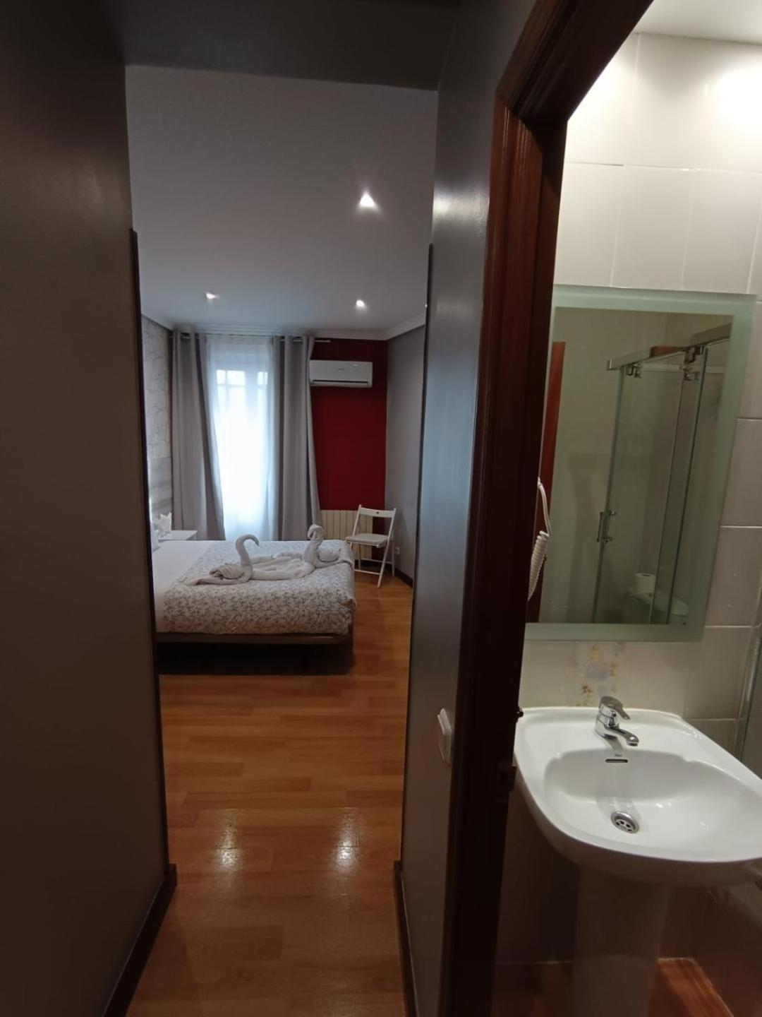 Double Room Private Bathroom