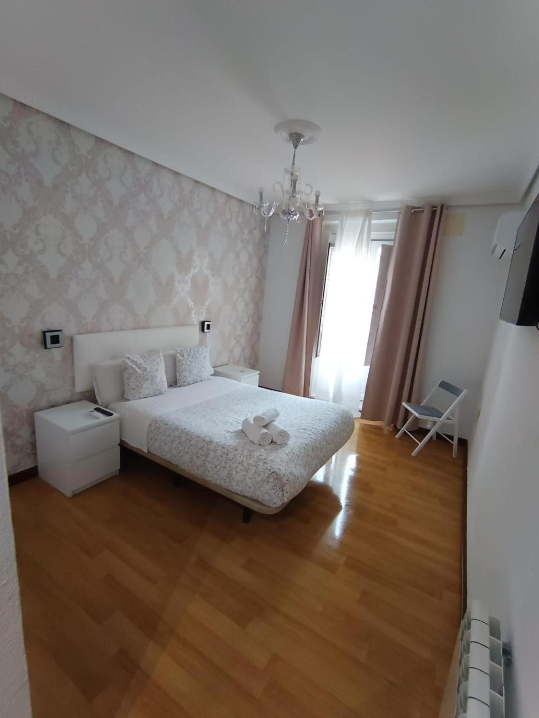 Double Room Private Bathroom