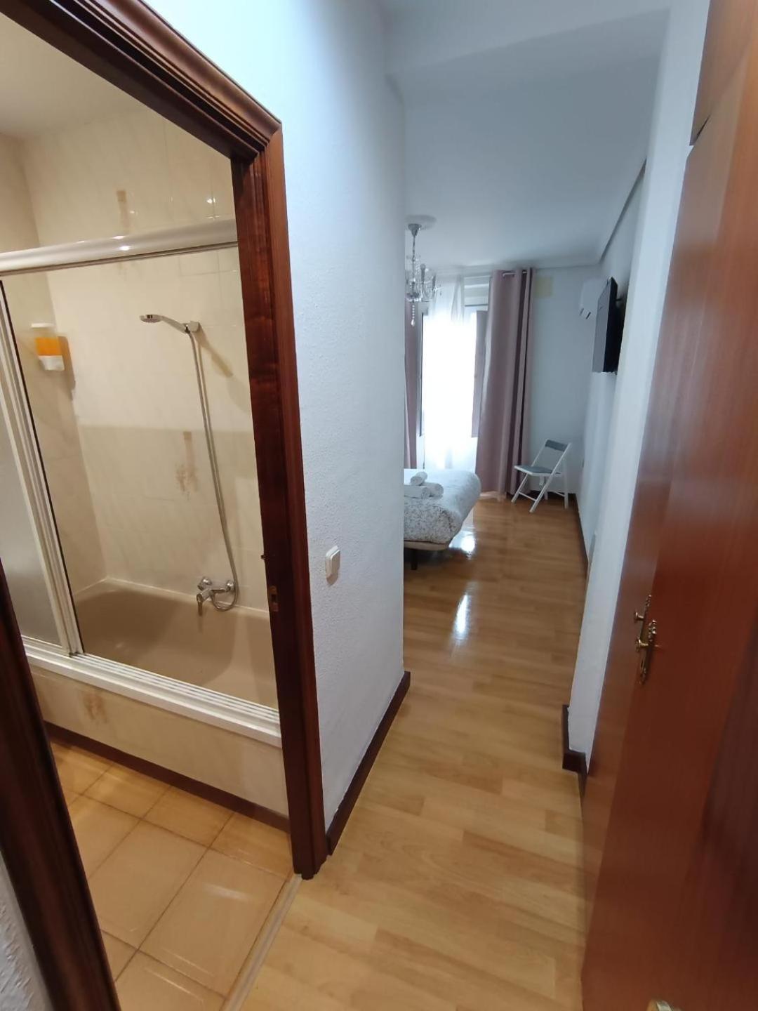 Double Room Private Bathroom