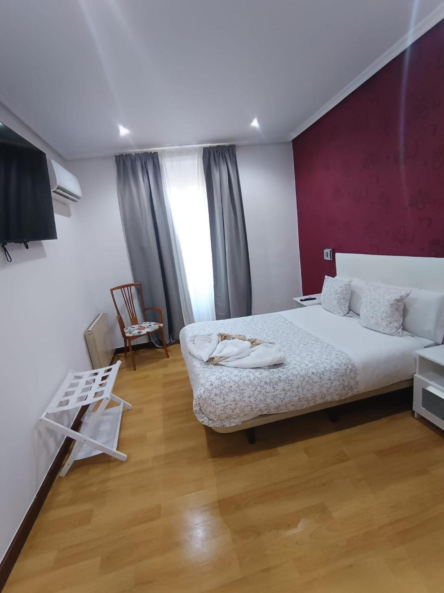 Double Room Private Bathroom